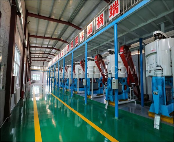 濃香菜籽油成套設(shè)備,企鵝糧油機械品質(zhì)出眾(圖2) 濃香菜籽油成套設(shè)備,企鵝糧油機械品質(zhì)出眾(圖2)