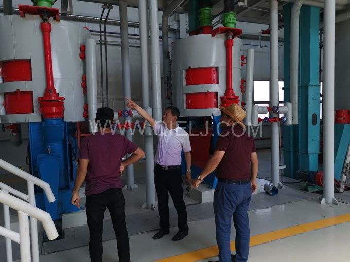 怎樣健康的選擇食用油?企鵝糧油機(jī)械為您簡(jiǎn)單講述(圖2) 怎樣健康的選擇食用油?企鵝糧油機(jī)械為您簡(jiǎn)單講述(圖2)